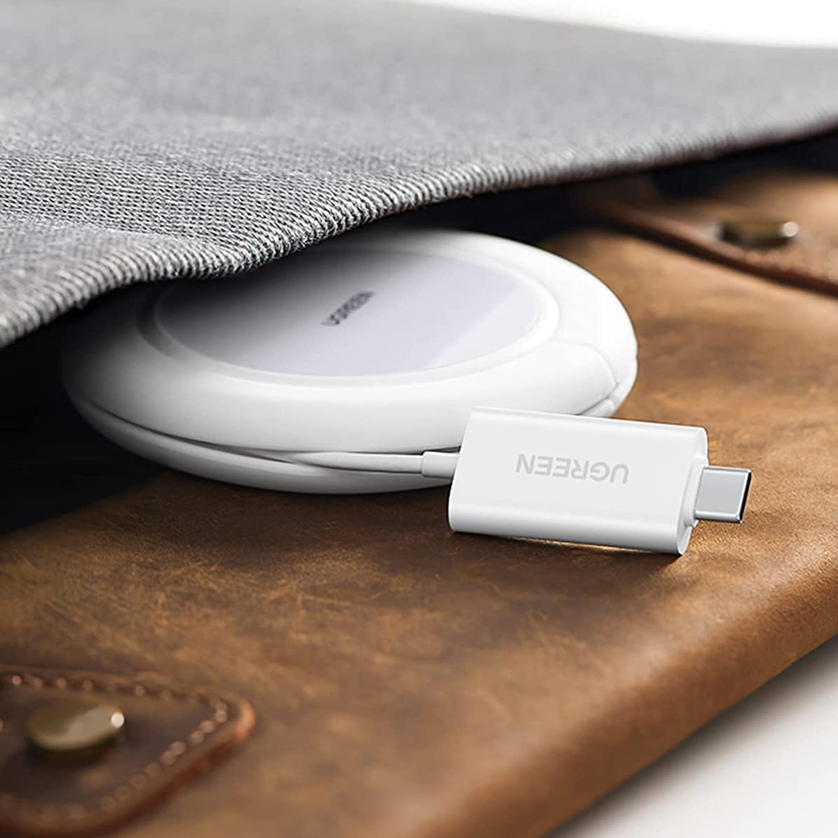 Belaidis įkroviklis Qi 15w Su Silikoniniu Dėklu, Suderinamas Su Magsafe, Baltas
