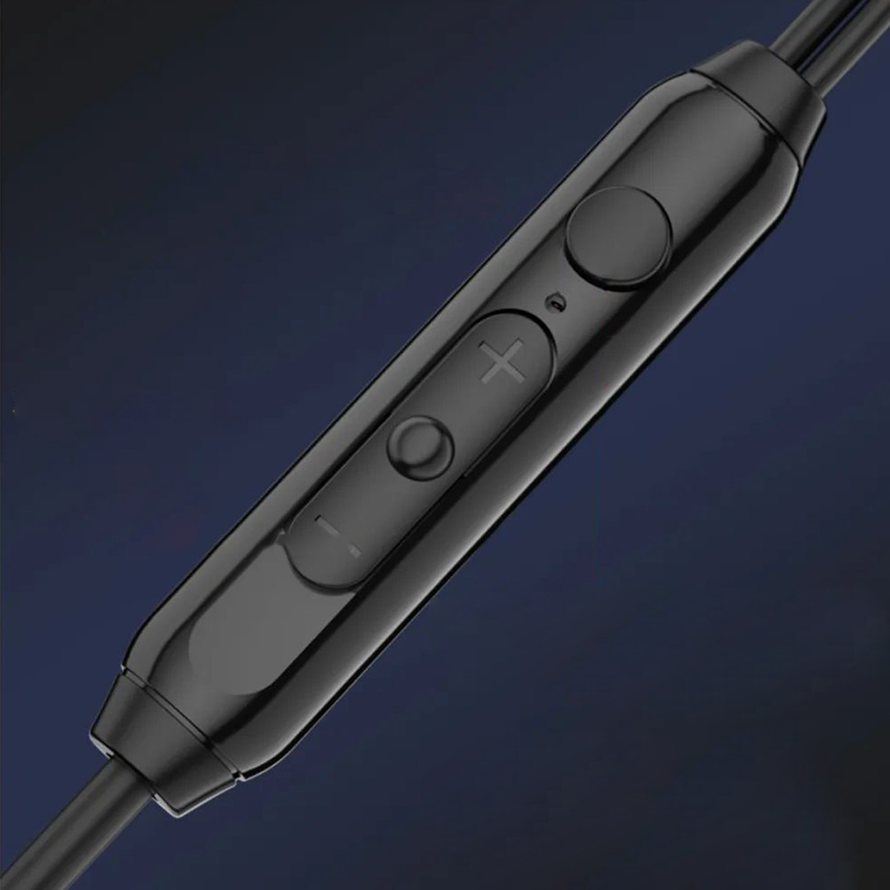 Laidinės Ausinės į Ausis Su Mikrofonu Ir Usb-c Nuotolinio Valdymo Pulteliu 1,2 M - Juodos Spalvos