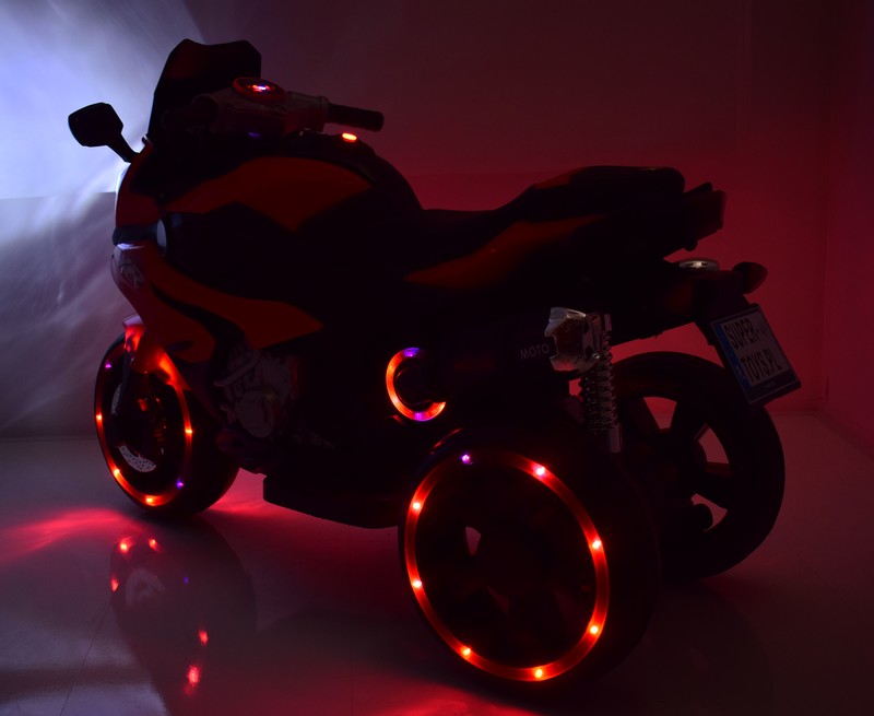 Didelis Motociklas Lenktynininkas Stiprus 2 Išskirtiniai, šviečiantys Ratai/hlx2018
