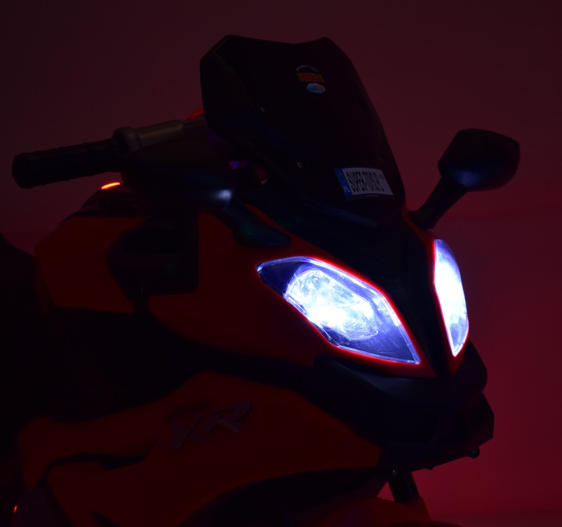 Didelis Motociklas Lenktynininkas Stiprus 2 Išskirtiniai, šviečiantys Ratai/hlx2018