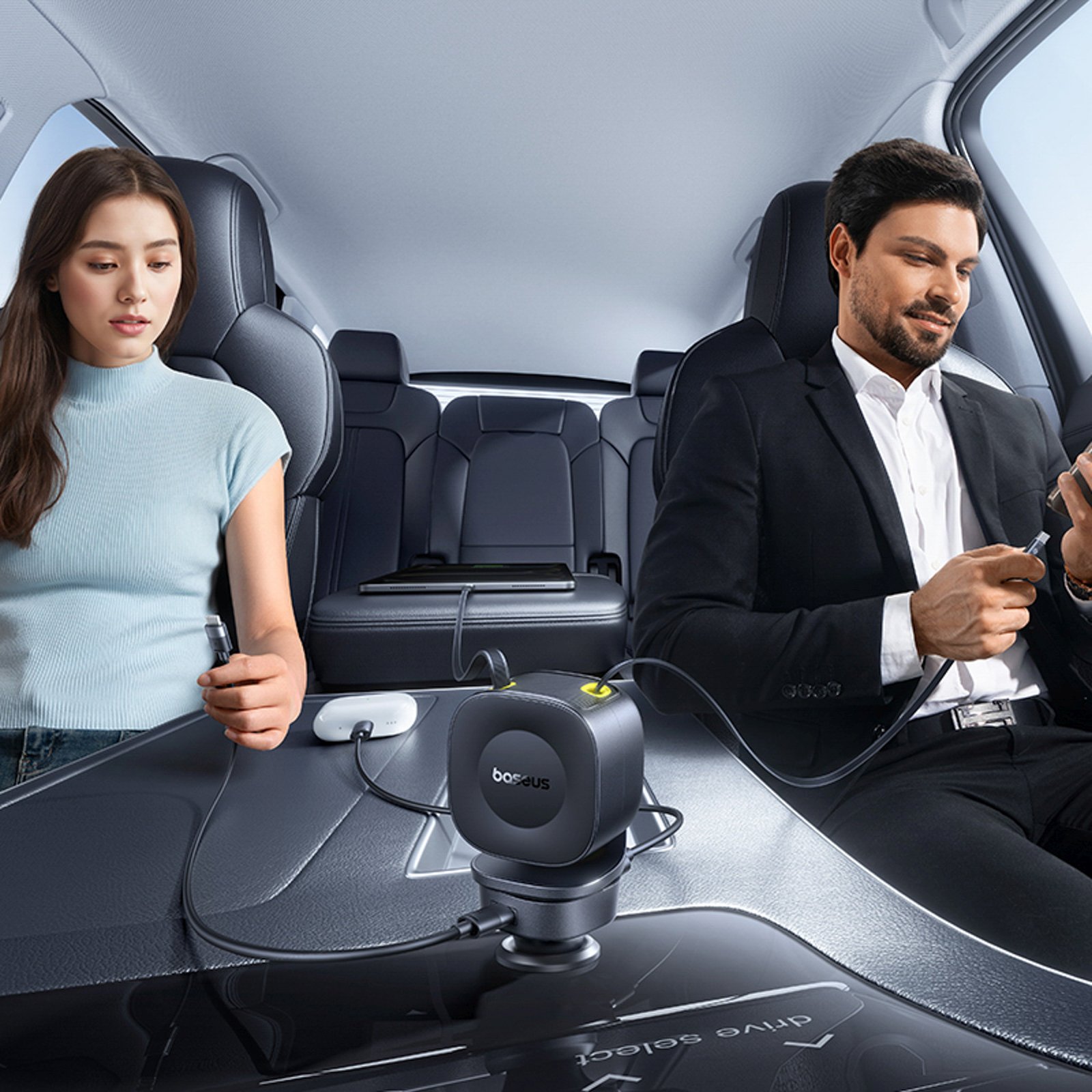 Usb-c Usb-a Automobilinis įkroviklis Su Ištraukiamu Usb-c Kabeliu 60 W - Juodas