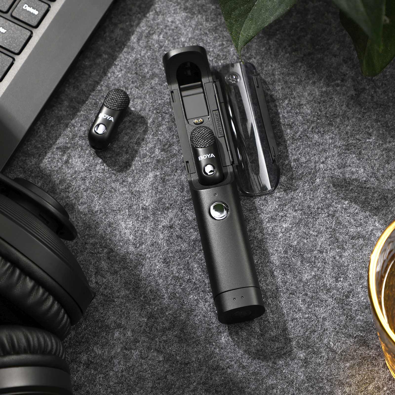 "4-in-1" 2,4 Ghz 2,4 Ghz Usb-c Belaidžio Mikrofono Rinkinys Magic-02 - Juodas