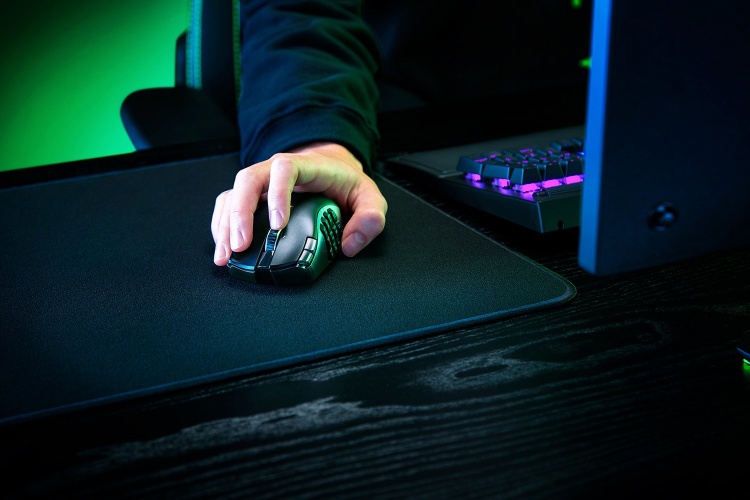 Razer Naga V2 HyperSpeed Belaidė žaidimų pelė RF Wireless+Bluetooth, 30000 DPI, Juoda