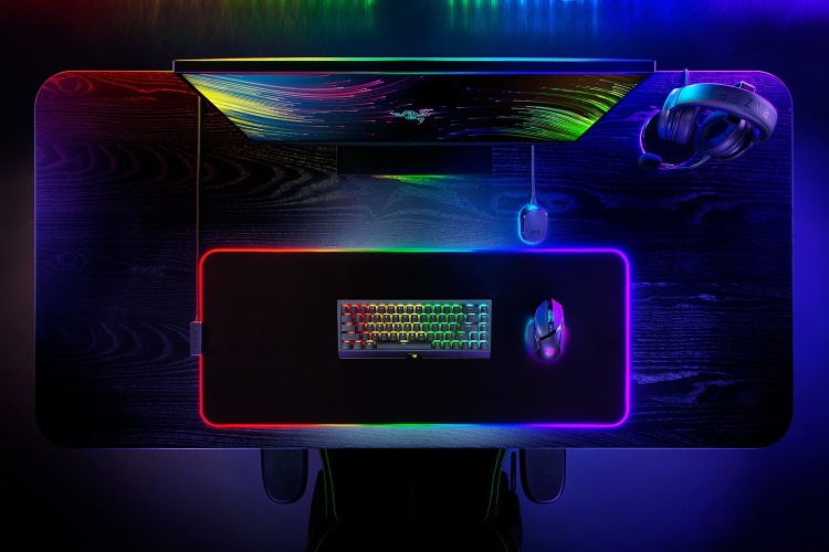 Razer Strider Chroma Žaidimų pelės kilimėlis, RGB, Juoda