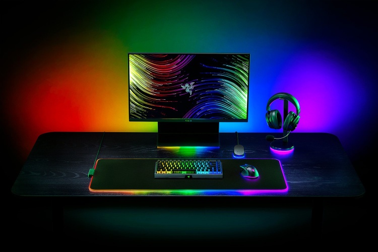 Razer Strider Chroma Žaidimų pelės kilimėlis, RGB, Juoda