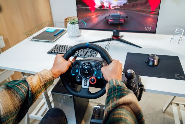 Logitech G29 Driving Force Žaidimų vairas ir pedalai + G435 Ausinės, skirta PC, PS3, PS4, PS5, Juoda