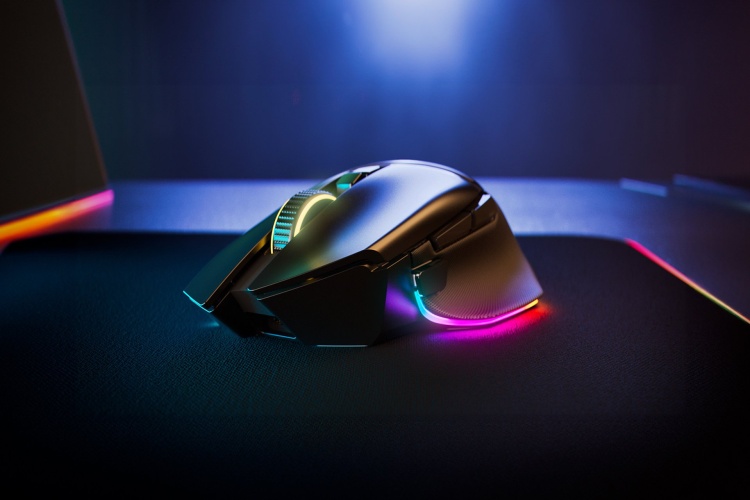 Razer Basilisk V3 Pro 35K Belaidė žaidimų pelė RF Wireless + Bluetooth + USB-A, 35000 DPI, Juoda