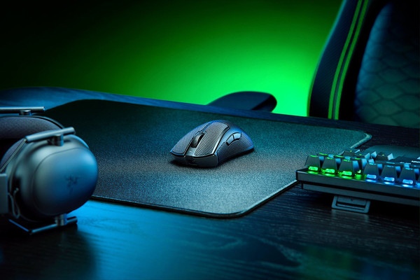 Razer DeathAdder V3 Pro Belaidė žaidimų pelė, RF Wireless + USB-C, 30000 DPI, Juoda