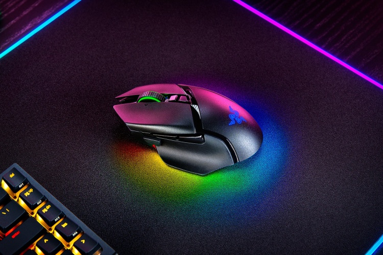 Razer Basilisk V3 Pro 35K Belaidė žaidimų pelė RF Wireless + Bluetooth + USB-A, 35000 DPI, Juoda