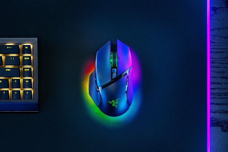 Razer Basilisk V3 Pro 35K Belaidė žaidimų pelė RF Wireless + Bluetooth + USB-A, 35000 DPI, Juoda