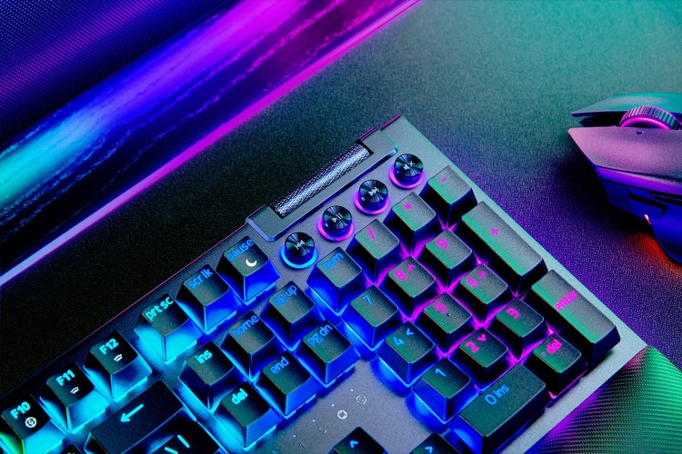 Razer BlackWidow V4 Pro Žaidimų klaviatūra laidinė, USB QWERTY, US, Green Switch, Juoda