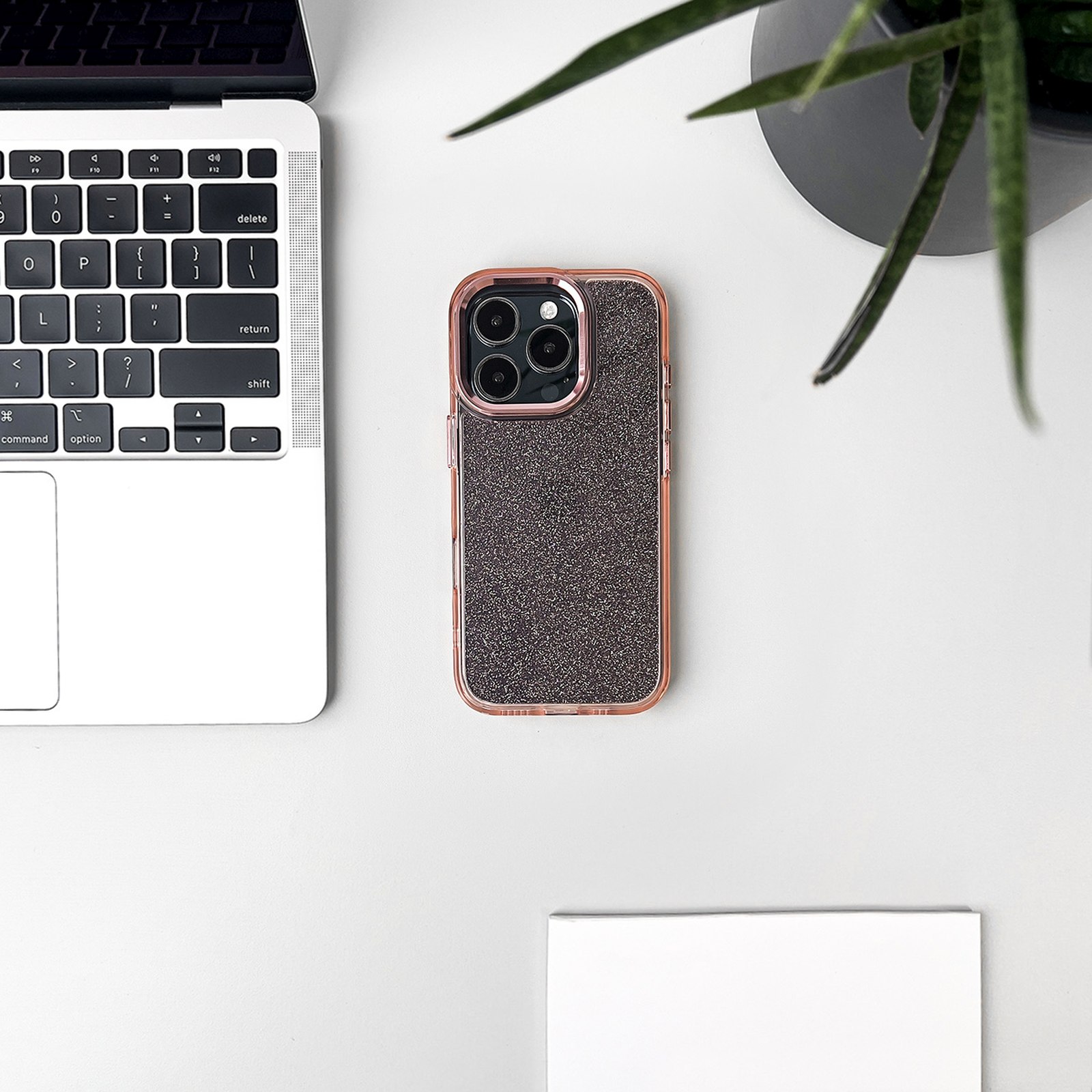 „iphone 16 Glitter Case“ Dėklas – Rožinis Su Blizgučiais