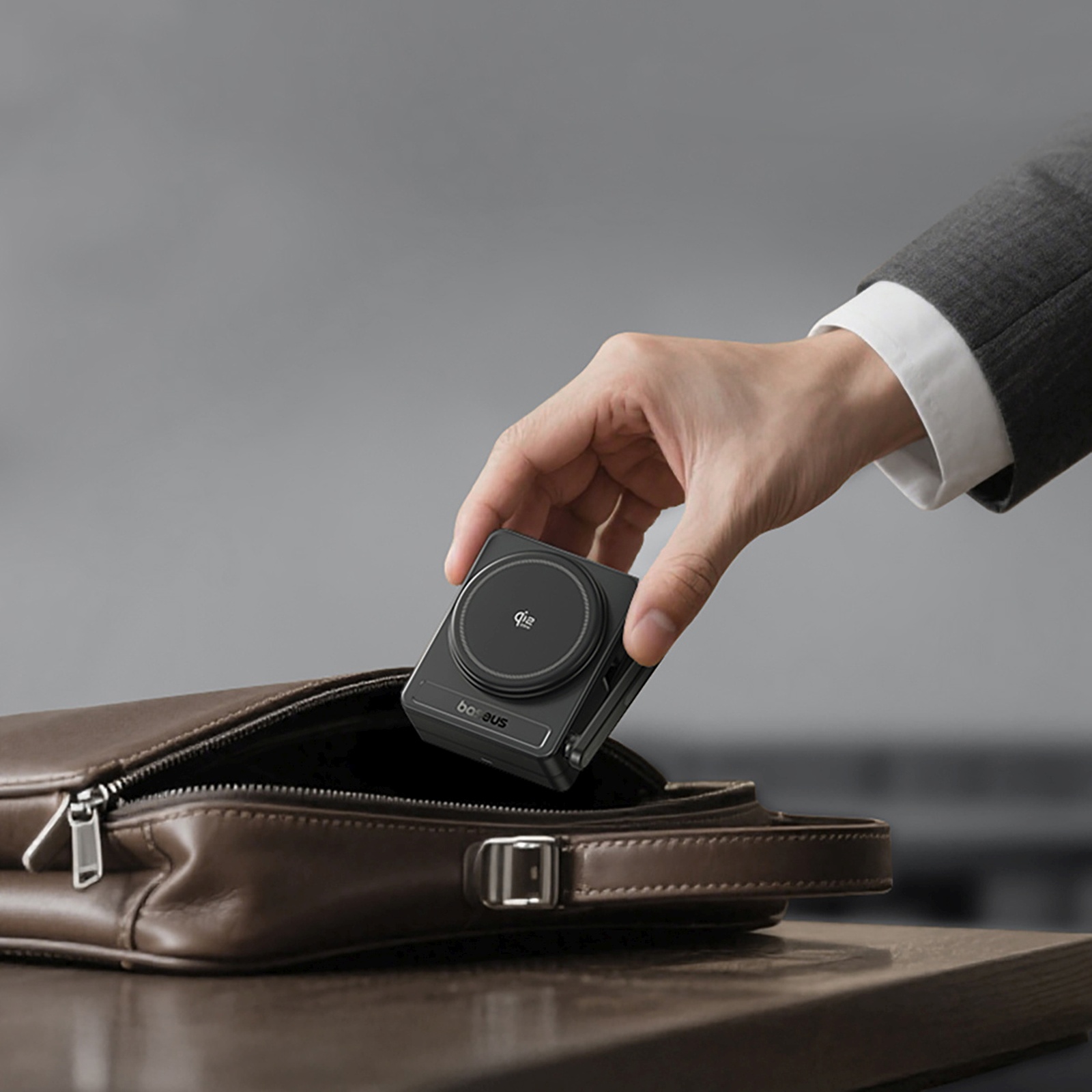 Belaidė 3-in-1 „qi 2.2“ 35 W įkroviklis Su 45 W Es Maitinimo šaltiniu Ir 1 M Usb-c Kabeliu – Juoda