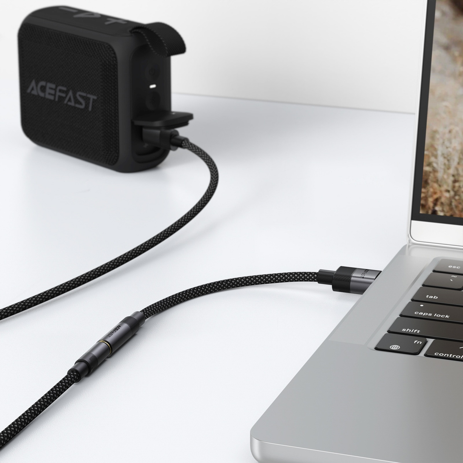 Usb-a – 3,5 Mm Mini Jack Adapteris – Juodas