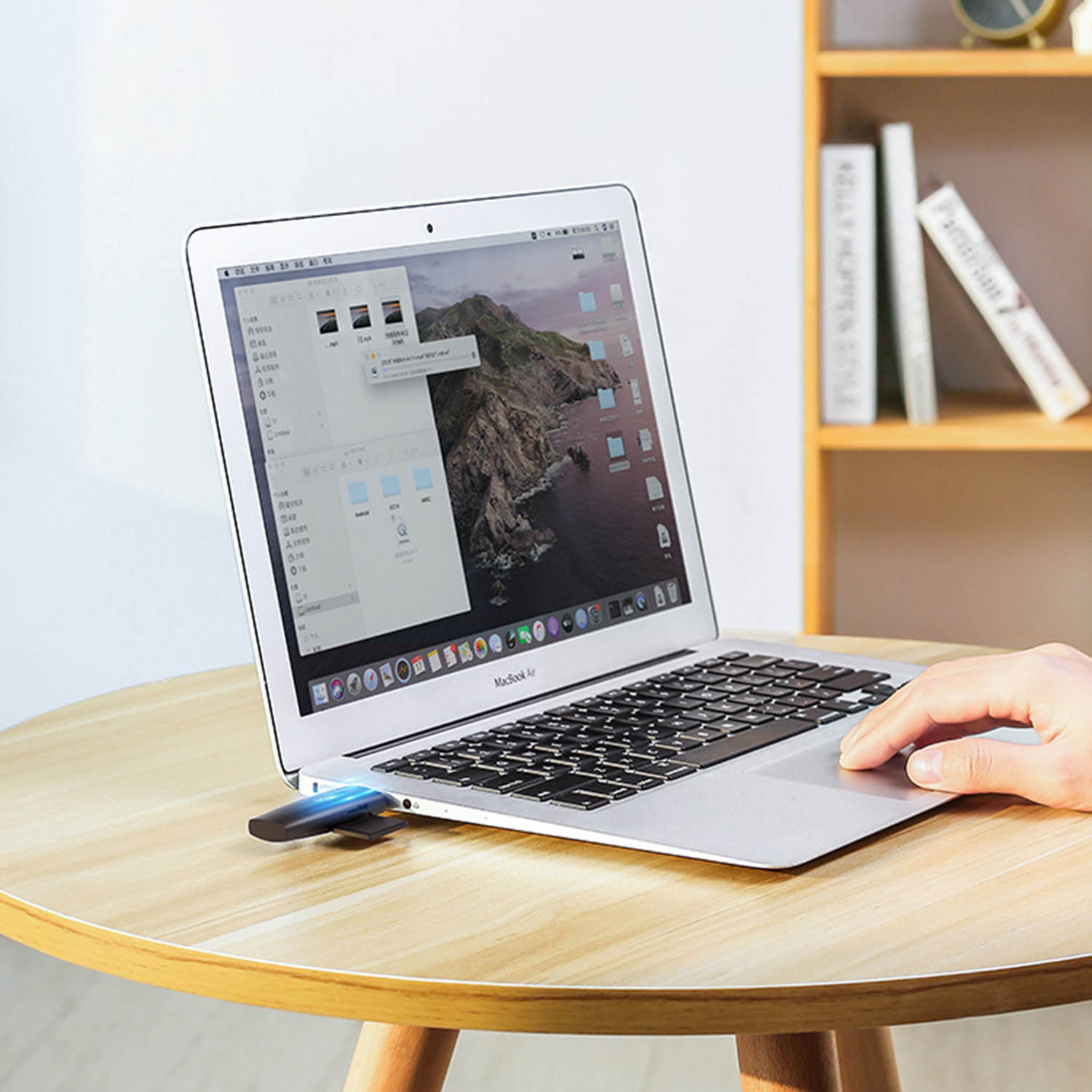 Adapteris Su 2 Jungtimis: Usb-a Ir Usb-c, Sd Ir Micro Sd Kortelių Skaitytuvas, Juodos Spalvos