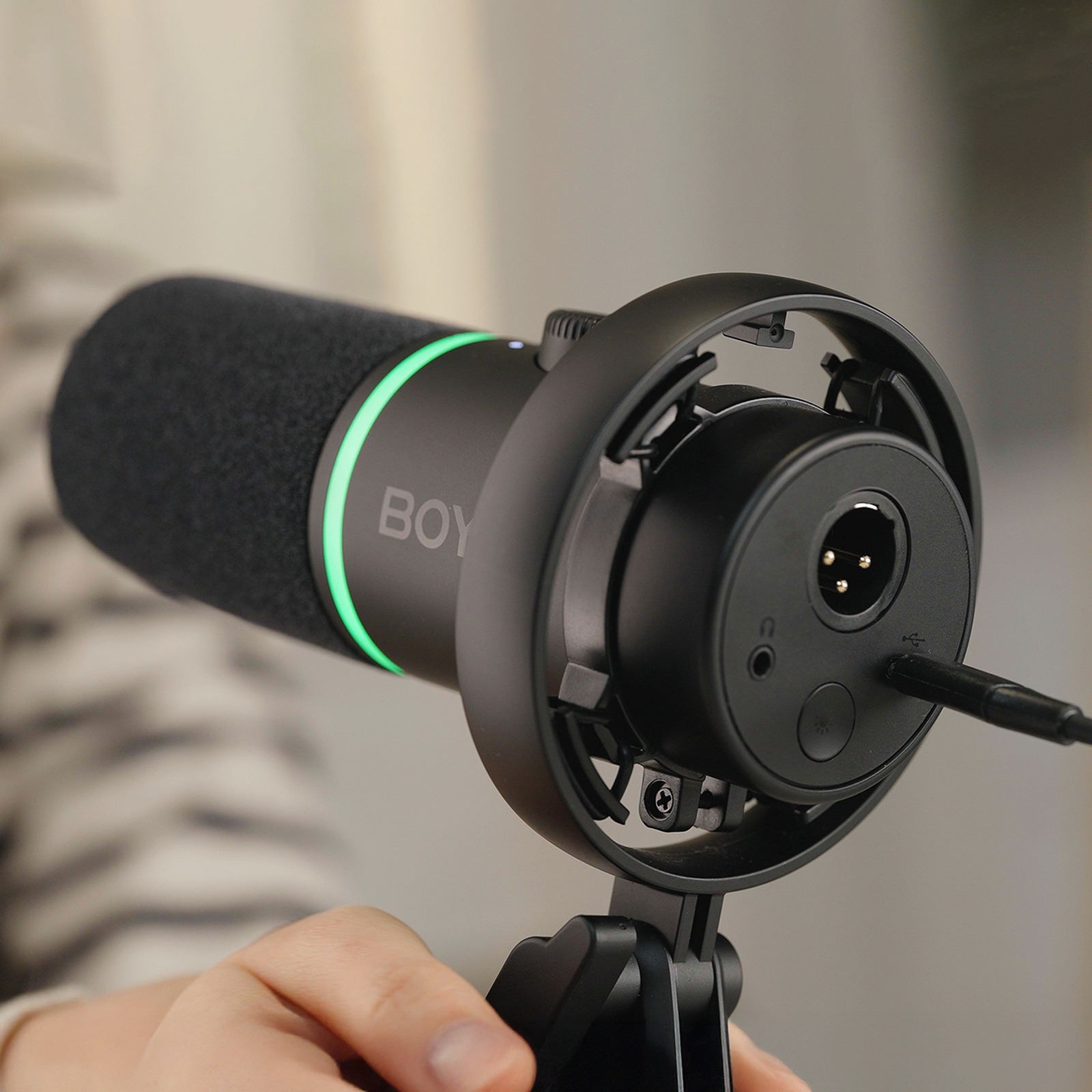 Dinaminis Laidinis Usb Xlr Rgb žaidimų Mikrofonas – Juodas