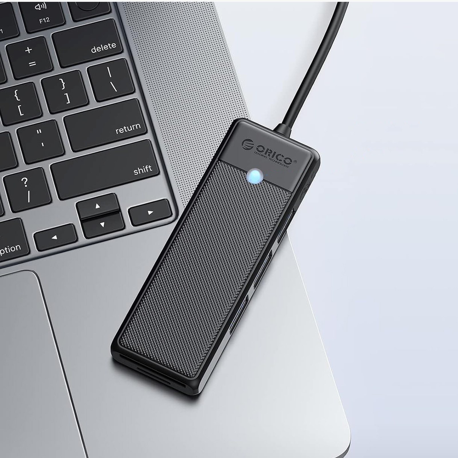 4 Prievadų Usb-c – Usb-a Adapteris Su Sd Ir Microsd Kortelių Skaitytuvu, 1 M – Juodas