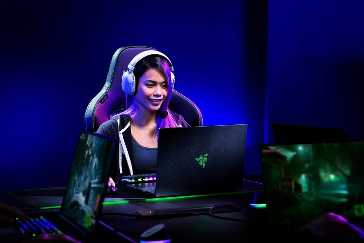 Razer Blackshark V2 Pro (2023) Belaidės žaidimų ausinės, Bluetooth, Balta